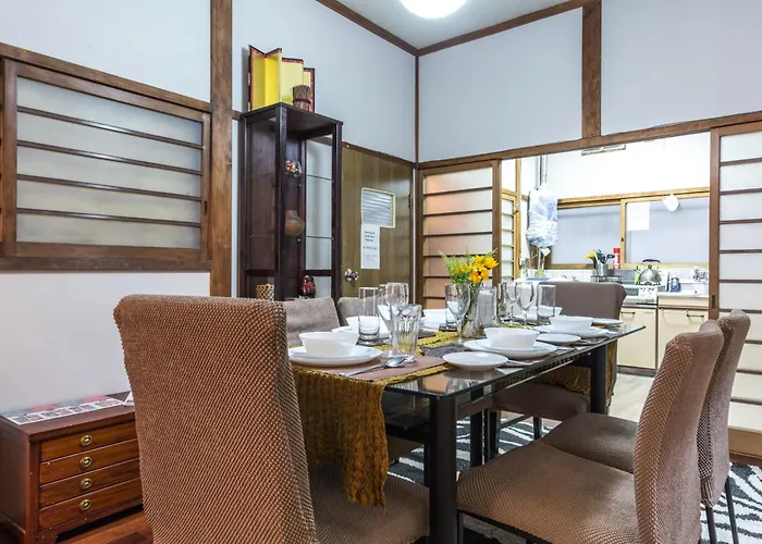 Samurai House - Large Family House, West Shinjuku
