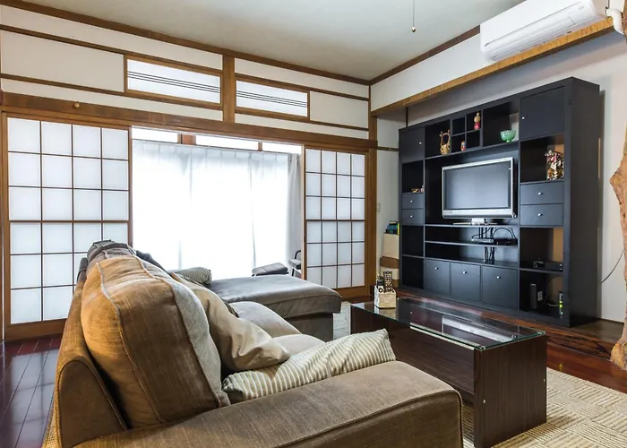 Samurai House - Large Family House, West Shinjuku