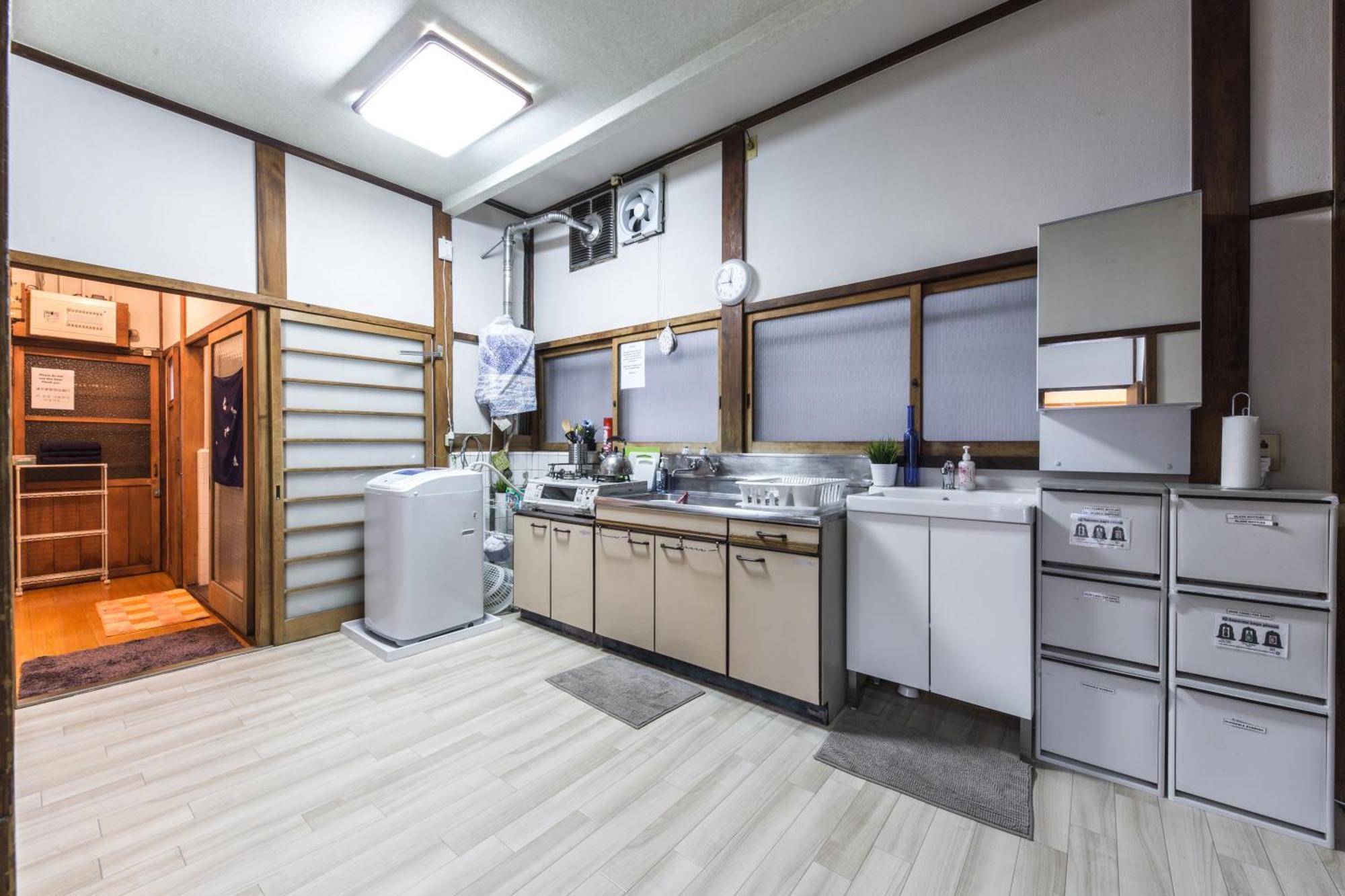 Samurai House - Large Family House, West Shinjuku