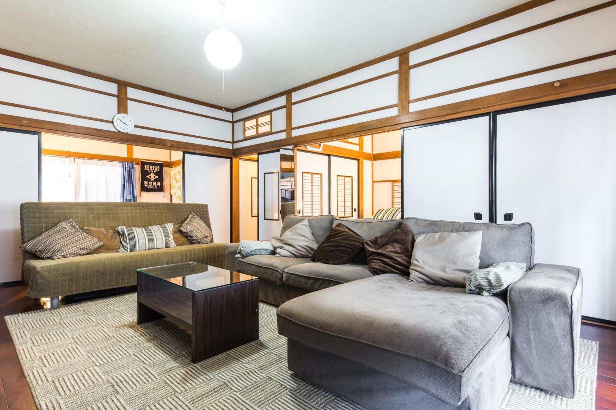 Samurai House - Large Family House, West Shinjuku *